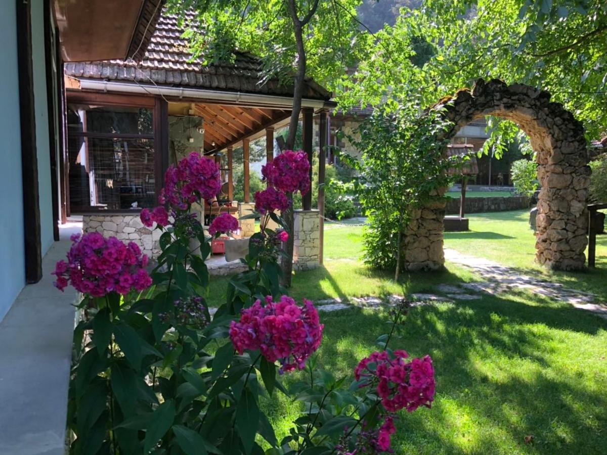 Bed and Breakfast Eco Garden Dilijan Exterior foto