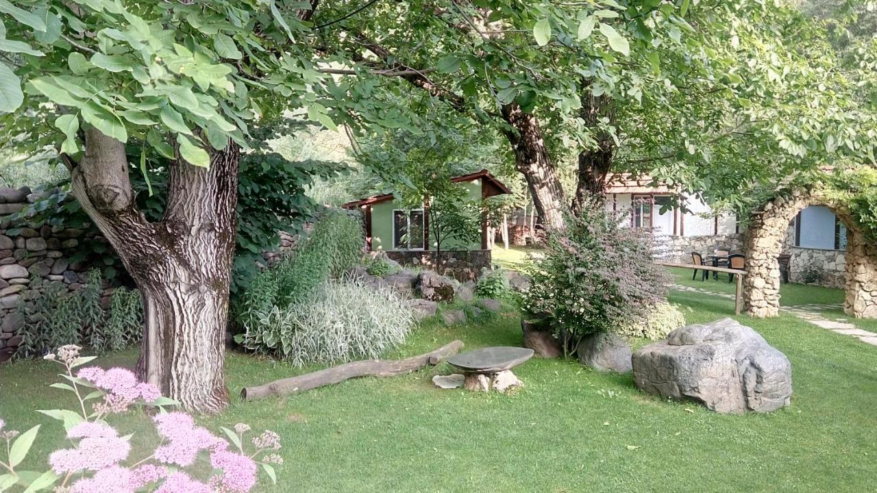 Bed and Breakfast Eco Garden Dilijan Exterior foto